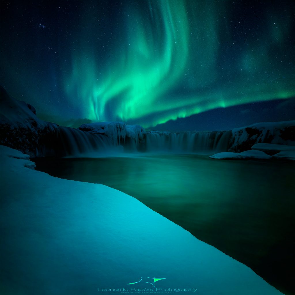 Fenomeno dell'Aurora Boreale a Godafoss
